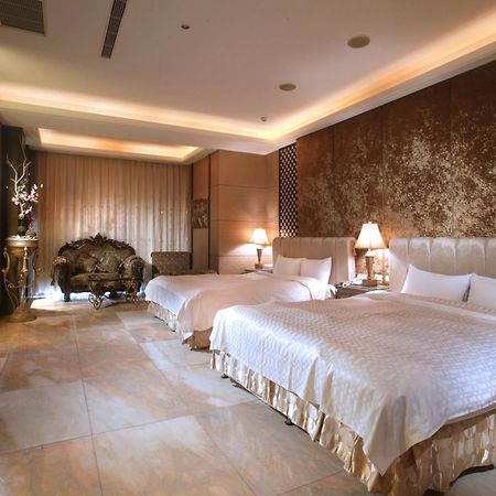Motel 御花園商務旅舘虎尾舘-金花園汽車旅舘066 Huwei Exterior foto